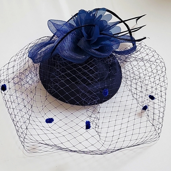 Handmade Elegant Pillbox Hat - Picture 1 of 6